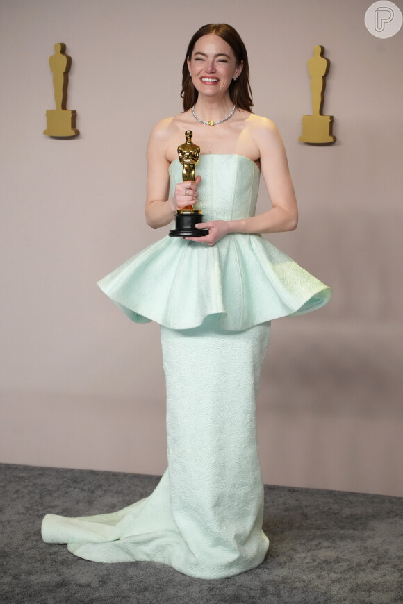 Emma Stone foi um dos grandes destaques do Oscar 2024, especialmente pelo seu prêmio de Melhor Atriz