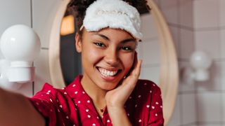 O tônico facial é o segredo para uma pele viçosa e livre de cravos e espinhas! Saiba o porquê!