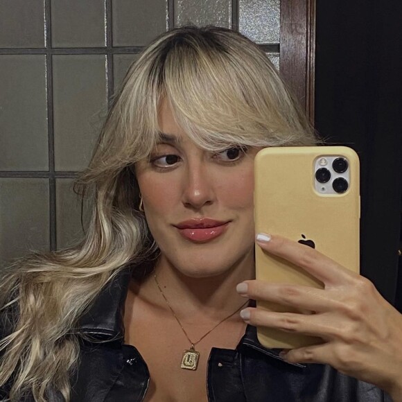 Segundo informações do portal do jornalista Leo Dias, quem acompanhou Lucas Lima na praia foi Julia Martins, jornalista, fotógrafa e produtora da TV Globo