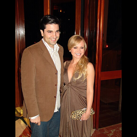 Eliana se separou de Edu Guedes em abril de 2007 e em novembro de 2008 organizou festa de luxo para 200 pessoas em sua casa