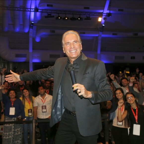 Eliana recebeu o ex Roberto Justus em sua festa de 35 anos