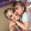 Ticiane Pinheiro comentou ao postar foto da filha, Rafaella Justus, em seu primeiro dia de aula do ano: 'Mamãe paparazzi'