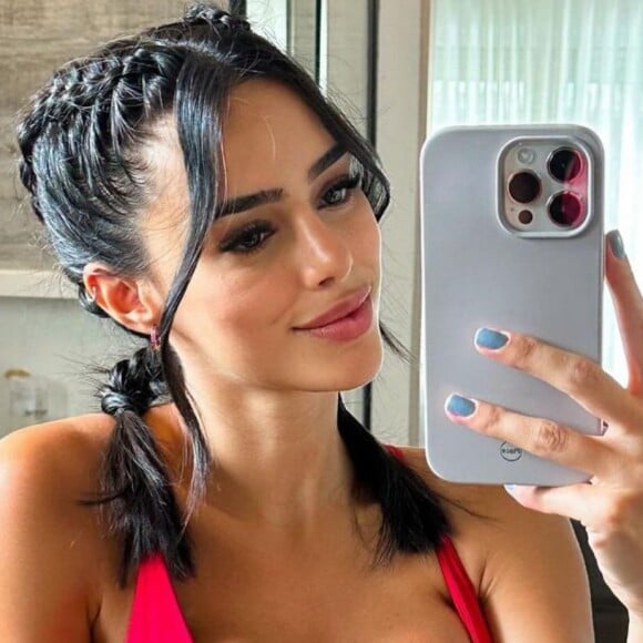 Bruna Biancardi valoriza fotos de biquíni e maiô em trend com fãs no Instagram