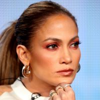 Jennifer Lopez rejeita rótulo de mulher que namora homens mais novos: 'Odeio'