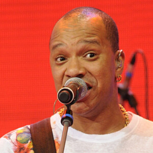 Anderson Leonardo, do Molejo, morreu? Falsa notícia da morte do cantor revolta o grupo: 'Pedimos por favor: mais respeito!'