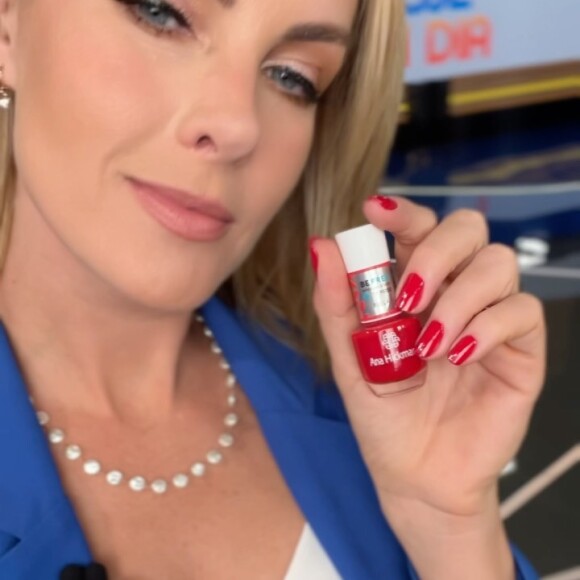 Ana Hickmann afirma que não tinha conhecimento dos empréstimos. Ela ainda apresentou um laudo grafotécnico, onde a falsificação seria comprovada