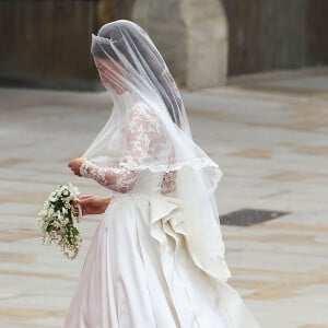 Vestido de noiva de Kate Middleton é um dos mais famosos dos últimos tempos