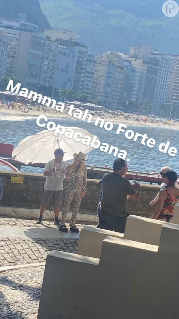 Nesta quarta-feira (01) passou a circular a informação de que Madonna teria supostamente sido flagrada passeando pelo Forte de Copacabana, no Rio de Janeiro 