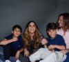 Wanessa Camargo recebeu Dado Dolabella, os filhos dela e a filha dele em camarim de show