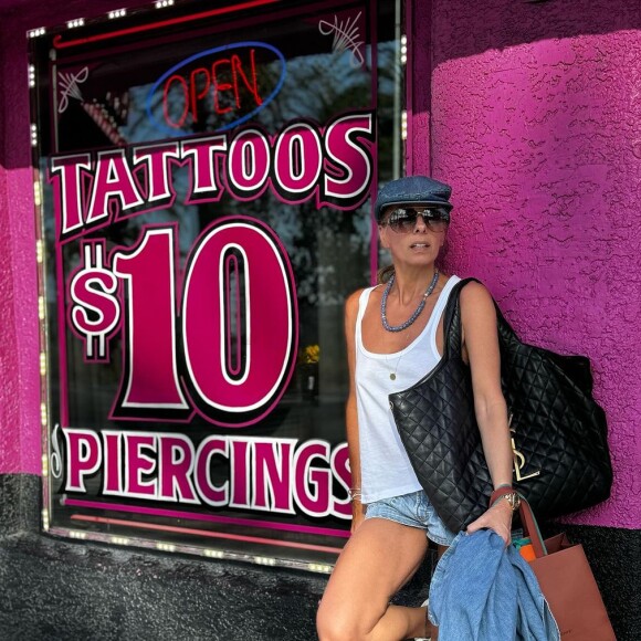 Adriane Galisteu está viajando por Los Angeles, onde até mostrou uma homenagem ao ex-namorado