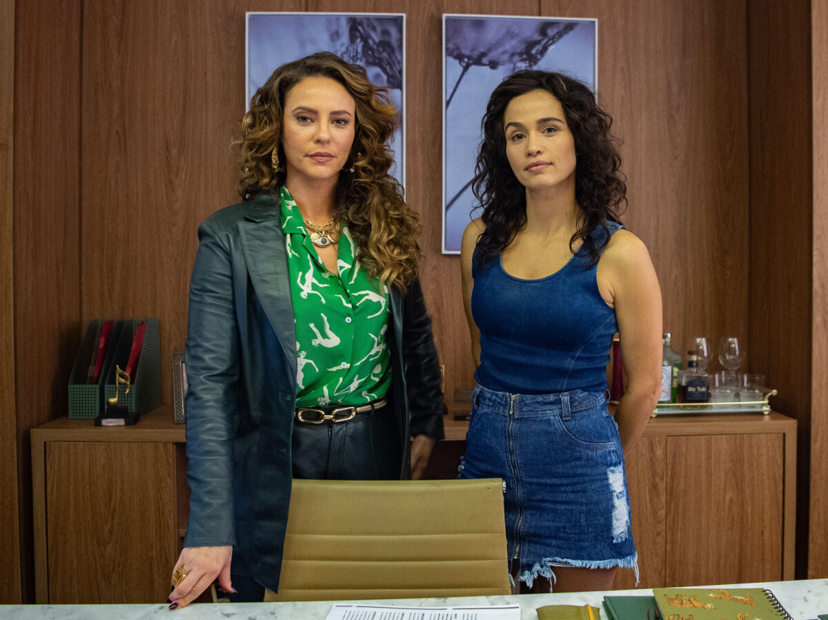 Foto: Paolla Oliveira e Nanda Costa se conheceram muito antes da fama