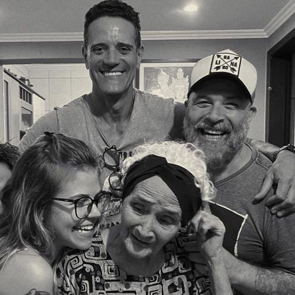 Filha de Mingau, Isabella Aglio entrou na Justiça e conseguiu vitória para pai passar por cirurgia importante: 'Agora estamos esperando o convênio se manifestar. Daí serão alguns dias para a confecção da prótese e a cirurgia. Acredito que a operação vá acontecer em breve'