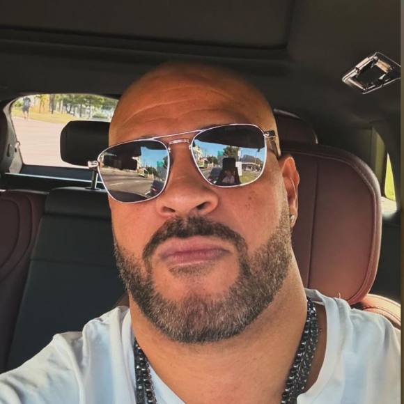 Gracyanne Barbosa e Belo fizeram sexo a três com Adriano Imperador? Foi o que o colunista Bruno Di Simone, integrante do programa 'Geral do Povo', da RedeTV!, afirmou