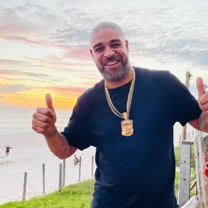 'Adriano Imperador é muito nosso amigo, o Belo conhece ele há muitos anos, eu conheço o Adriano desde que eu dançava no Tchakabum', disse Gracyanne Barbosa