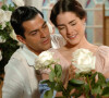 Rafael (Eduardo Moscovis) e Luna (Liliana Castro) fazem juras de amor no início da novela Alma Gêmea