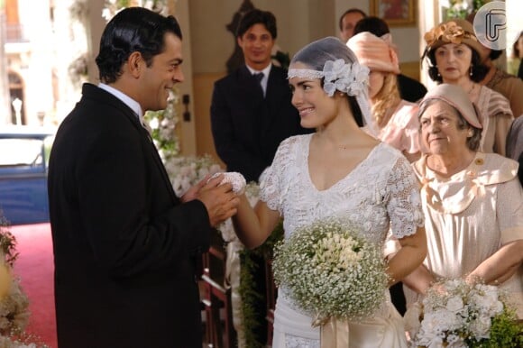 Novela 'Alma Gêmea' narra história de amor de Rafael (Eduardo Moscovis) e Luna (Liliana Castro), e a jovem reencarnada em Serena (Priscila Fantin)