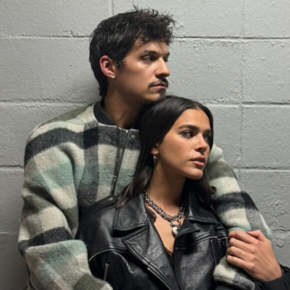 Fotos de Bruna Marquezine e Omar Apollo viralizam nas redes sociais