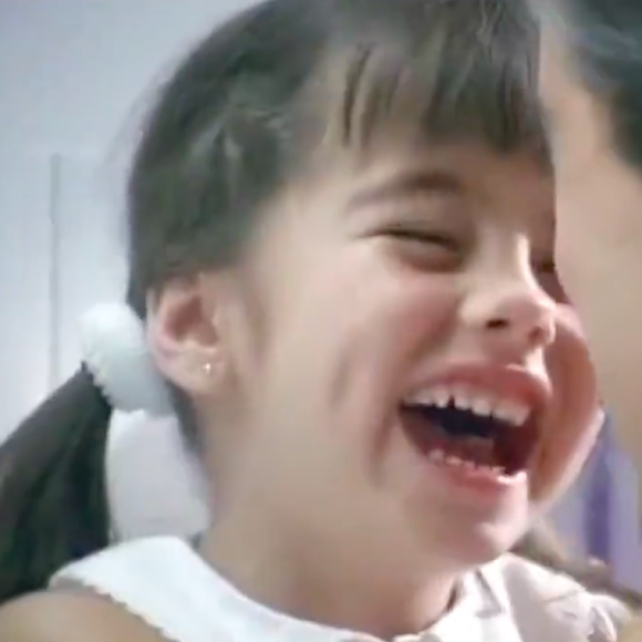 O ano era 2007 quando essa garotinha encantou o Brasil com um comercial de creme dental