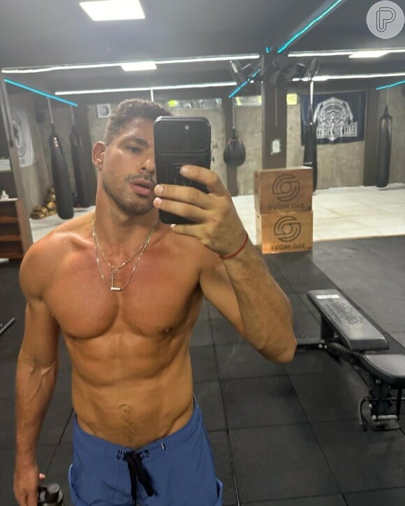 Cauã Reymond revelou, nas redes sociais, o que come para manter o corpo definido em uma sequência de pratos