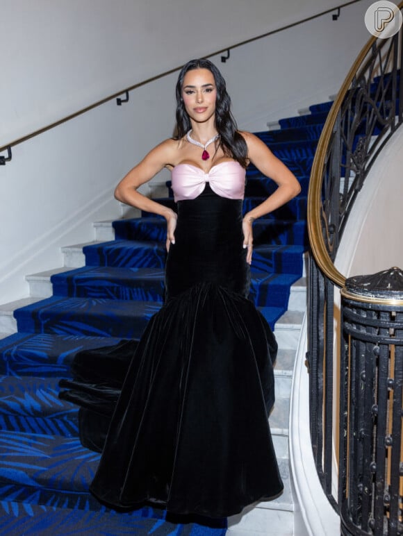 Bruna Biancardi apostou em vestido preto e rosa para o Festival de Cannes 2024