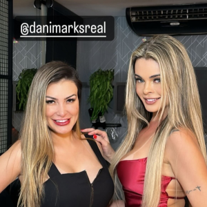 Andressa Urach divulgou sua parceria com a criadora de conteúdo adulto Daniela Marks
