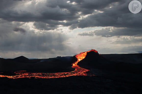 Sonhar com o fim do mundo em fogo: Significa que existe alguma coisa na sua vida chegando ao fim, seja na esfera pessoal, profissional ou familiar.