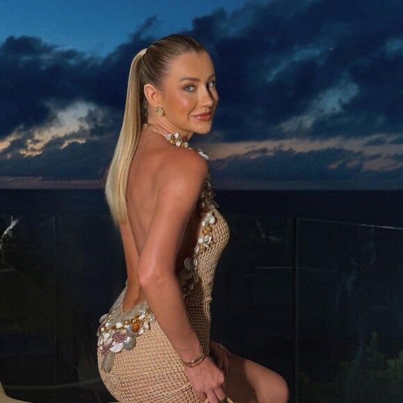 A blefaroplastia, feita por Ana Paula Siebert, é um procedimento para remover a flacidez das pálpebras