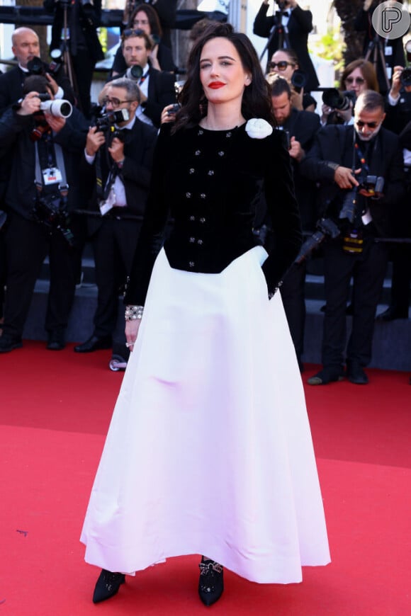 Eva Green usou um look preto e branco mais dramático para o Festival de Cannes 2024