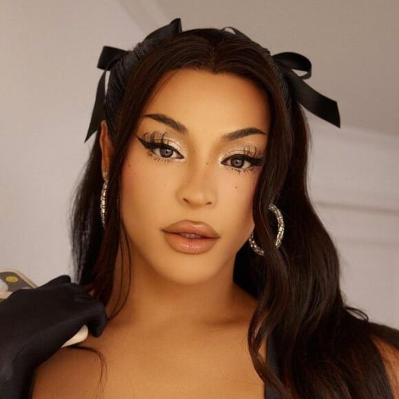 Pabllo Vittar é quase outra pessoa! Drag desmontada fica muito diferente