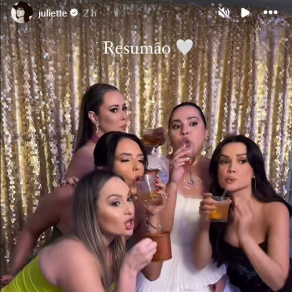 Juliette se divertiu com amigas de longa data