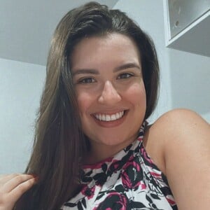 Sensitiva Izadora Morais é conhecida por acertar diversas informações sobre o mundo dos famosos, como a gravidez de Viih Tube