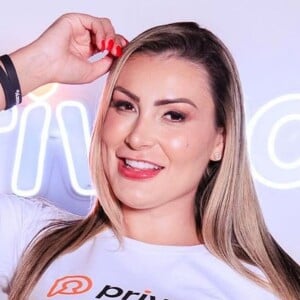 Andressa Urach mostra resultado de retirada das costelas e conta quanto perdeu de circunferência