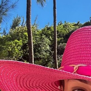 Andressa Urach passou por uma cirurgia de retirada das costelas há alguns meses, junto com uma lipoaspiração e silicone nos seios