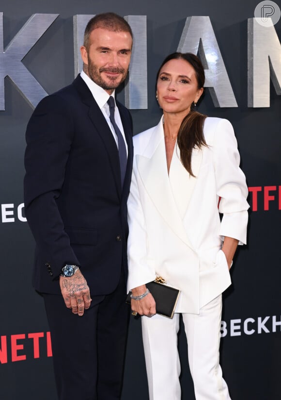 Victoria Beckham também é famosa pelo seu casamento com o jogador de futebol David Beckham