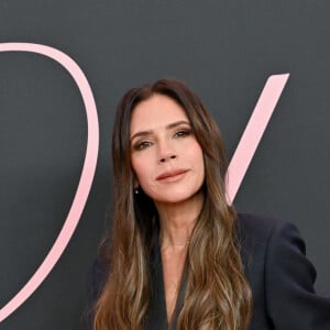 Victoria Beckham consolidou sua carreira como vocalista do grupo Spice Girls