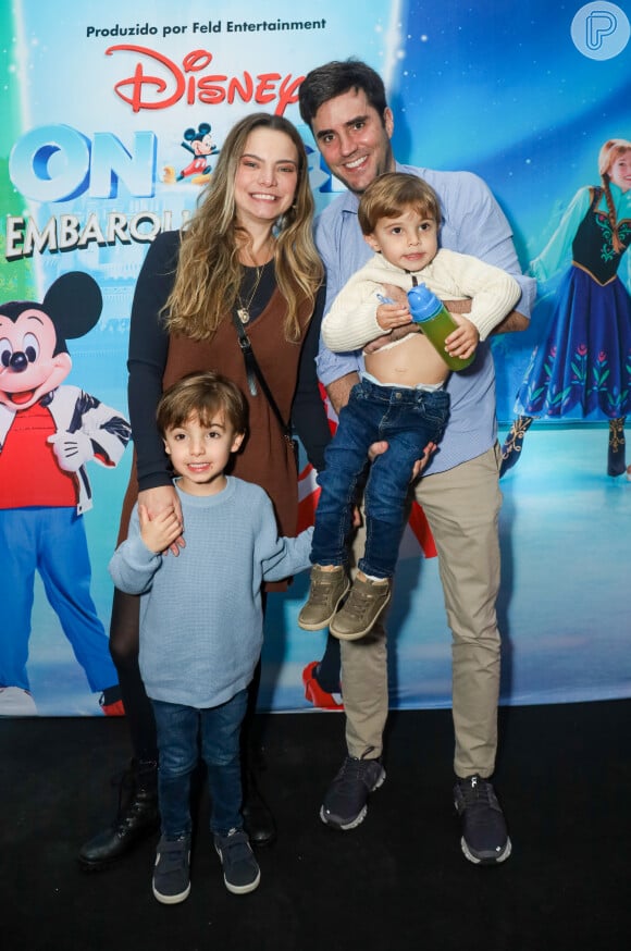 Filhos de Milena Toscano e do empresário Pedro Ozores, João Pedro (5 anos) e Francisco (de quase 3 anos) combinaram looks para o Disney On Ice