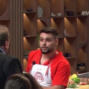 Juan, do 'MasterChef Brasil 2024', surpreendeu Erick Jacquin com prato inusitado