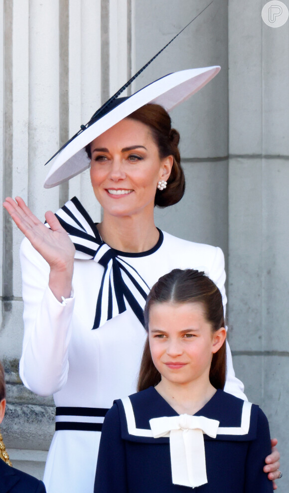 Kate Middleton foi destaque no Trooping the Colour, neste sábado (14)