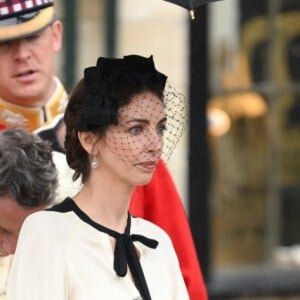 Rose Hanbury apareceu no dia oficial da coroação com um look bem semelhante ao que Kate Middleton havia usado no dia anterior