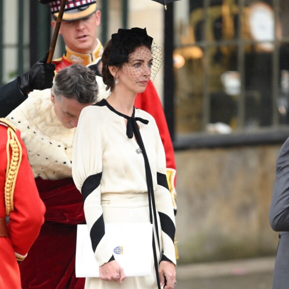 Rose Hanbury apareceu no dia oficial da coroação com um look bem semelhante ao que Kate Middleton havia usado no dia anterior