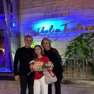 Filha de Luciano Huck e Angélica, Eva se apresentou no Teatro Nathalia Timberg, no Rio