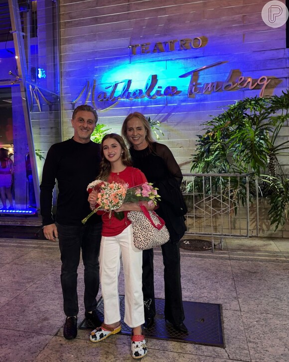 Filha de Luciano Huck e Angélica, Eva se apresentou no Teatro Nathalia Timberg, no Rio