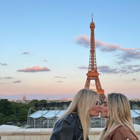 Monique Evans e Cacá Werneck estão comemorando sua lua de mel em uma viagem pela Europa