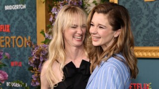 Quem do elenco de 'Bridgerton' é LGBTQIAP+? Saiba quais atores e atrizes já falaram abertamente sobre orientação sexual