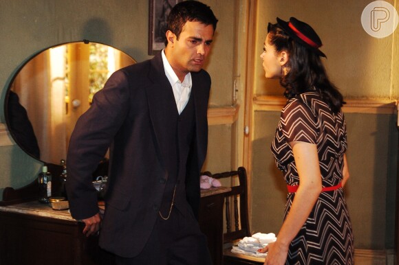 Em Alma Gêmea', Roberval (Rodrigo Phavanello) casa com Dalila (Fernanda Machado) e assume o filho dela com Raul (Luigi Baricelli)