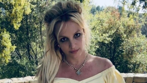 'Se perdesse mais peso...': alvo de críticas sobre seu corpo, Britney Spears abaixa biquíni no limite e exibe tatuagens íntimas em vídeo