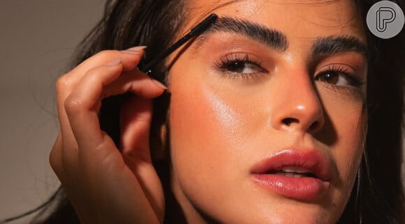 A influenciadora Mari Saad é outra fã dessa técnica de beleza