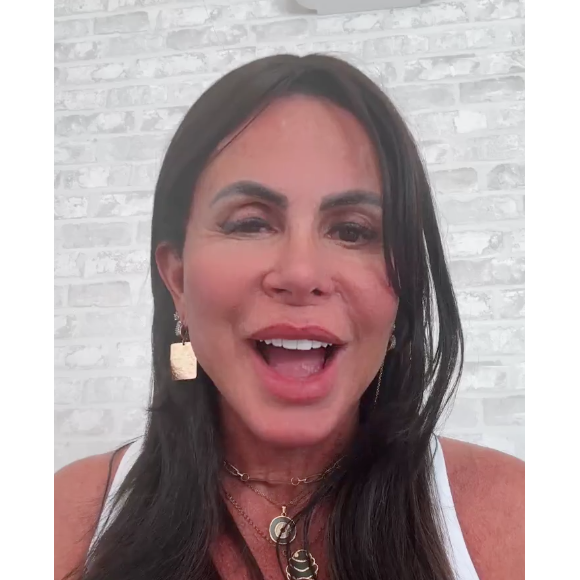 Gretchen atualmente tem 65 anos e leva uma vida luxuosa repleta de viagens