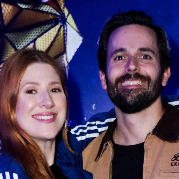 Dani Calabresa teve a companhia do marido, o publicitário Richard Neuman, no Cirque du Soleil; casal oficializou a união em novembro de 2022