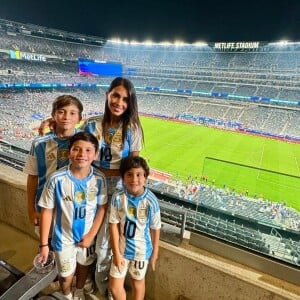 Mulher e filhos de Messi acompanharam as partidas da Argentina nos EUA pela Copa América